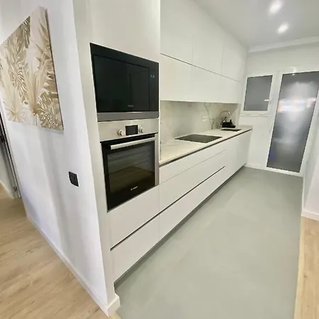 Barcelona Chic Apartments- Free Parking - 10 Min From Bcn City Centre By Metro Exterior photo