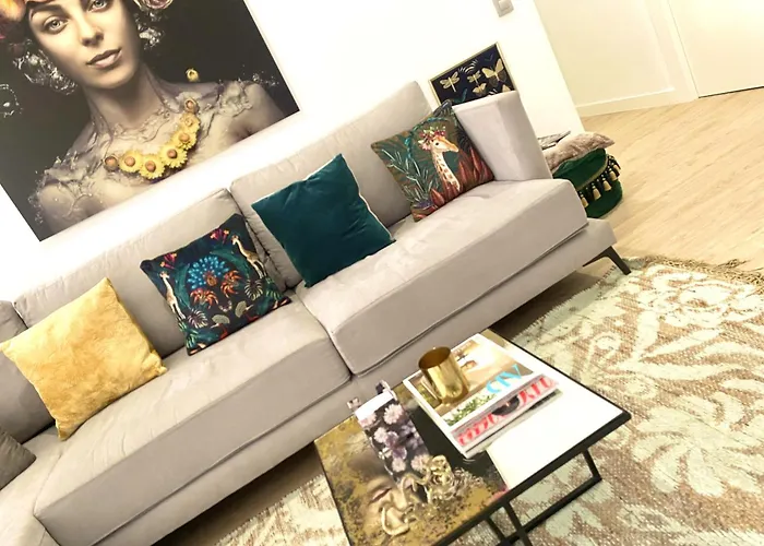 Barcelona Chic Apartments- Free Parking - 10 Min From Bcn City Centre By Metro