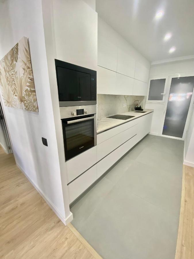 Chic Apartments- Free Parking - 10 Min From Bcn Centre By Metro Appartement *