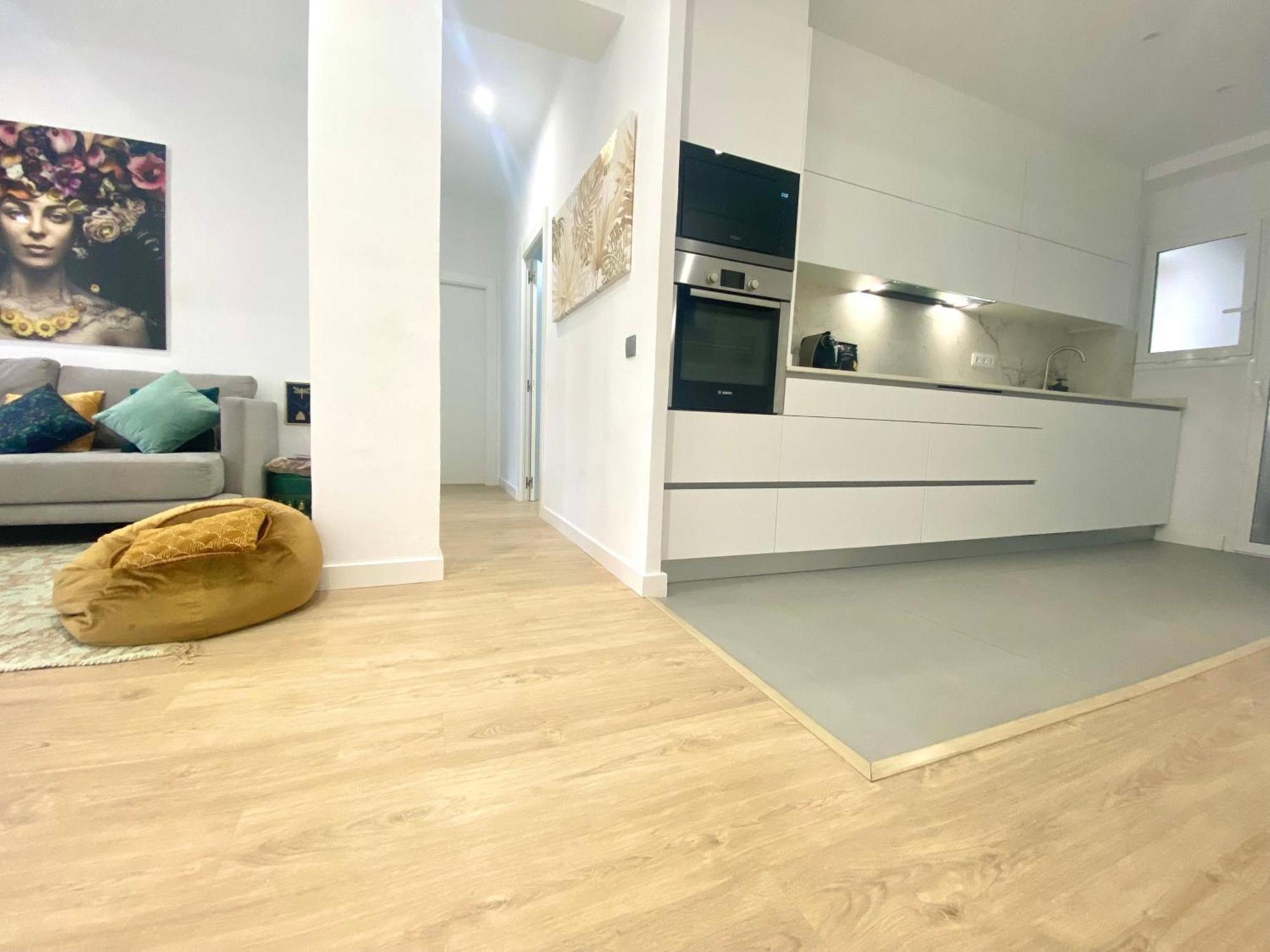 Chic Apartments- Free Parking - 10 Min From Bcn Centre By Metro Apartment Barcelona